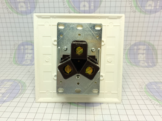 TOMA CORRIENTE 3X50 CLASSIC LUX