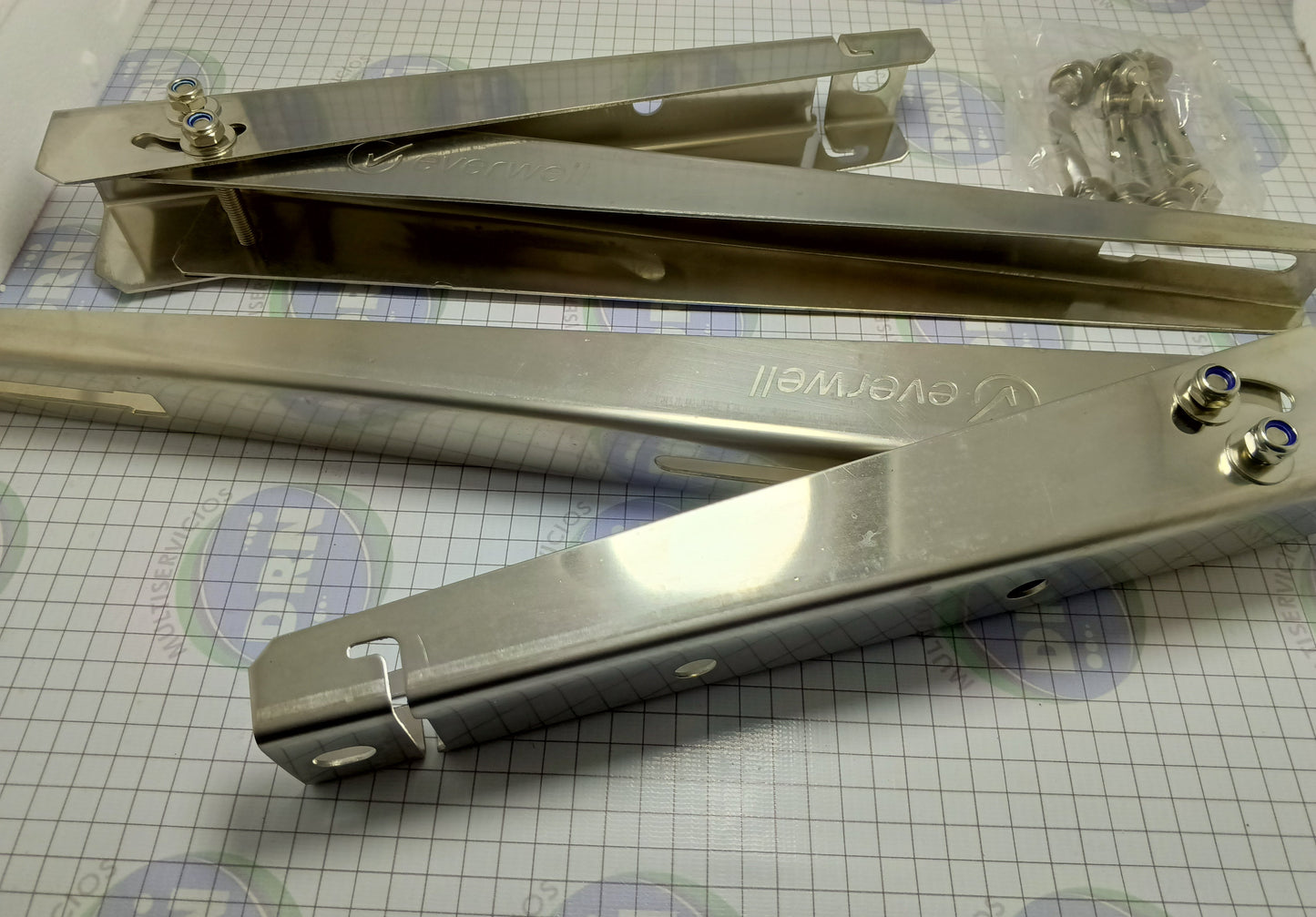 BASE AIRE ACONDICIONADO DE ACERO INOXIDABLE 12-18 BTU- EVERWELL